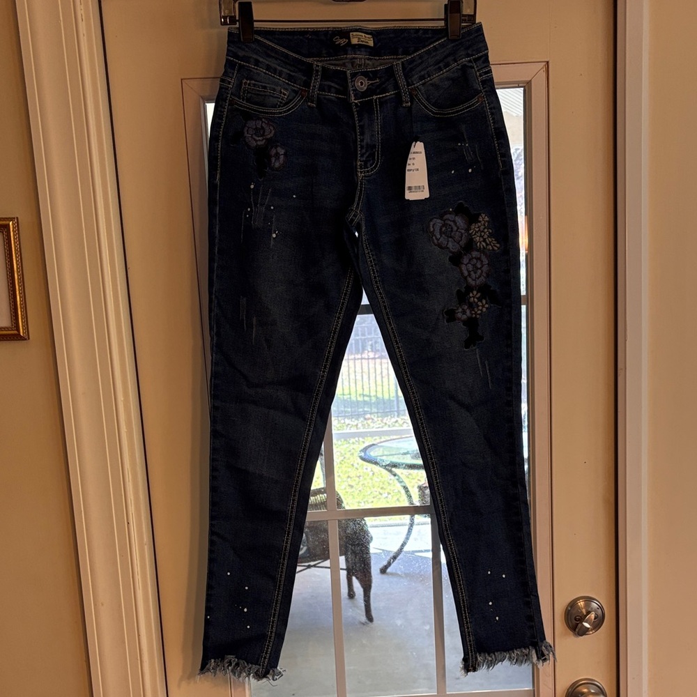 Suzanne Betro Dark Blue Distressed Embroidered Skinny Jeans